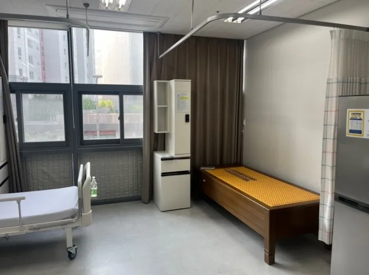 세종 OK한방병원 병실 지압침대